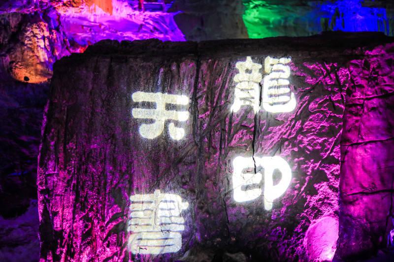 52岁女子廖佳沉迷自驾旅游一直不结婚,你如何看待她的这种生活方式?-权威问答社区
